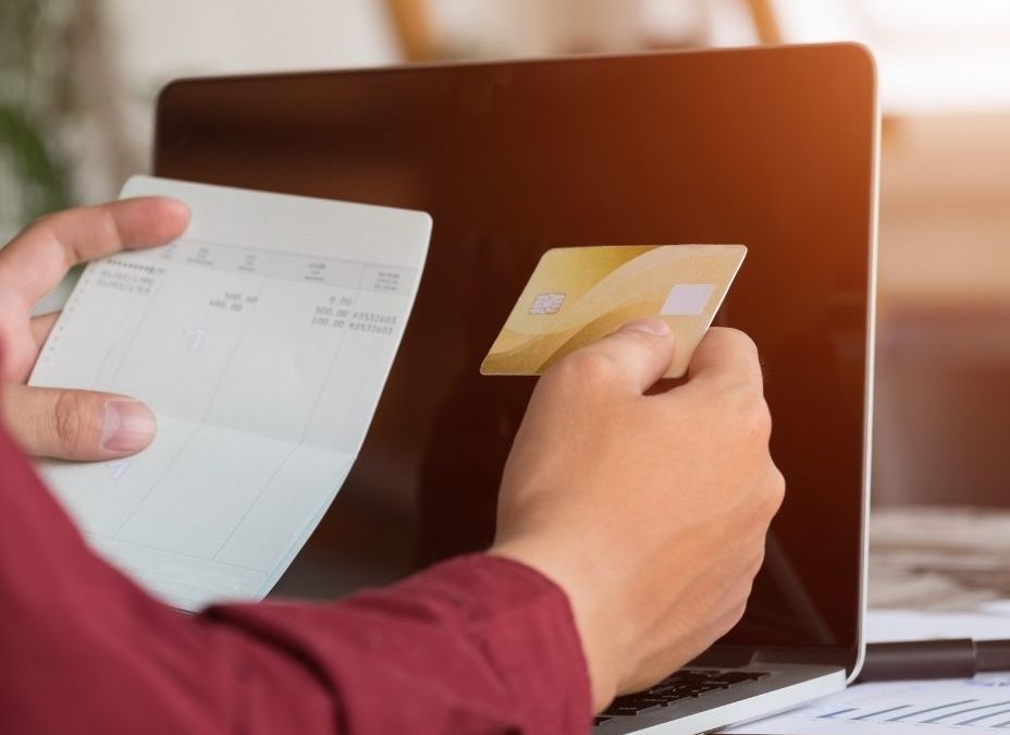 Tarjeta revolving cancelada pero con deuda pendiente: ¿sigo pagando?